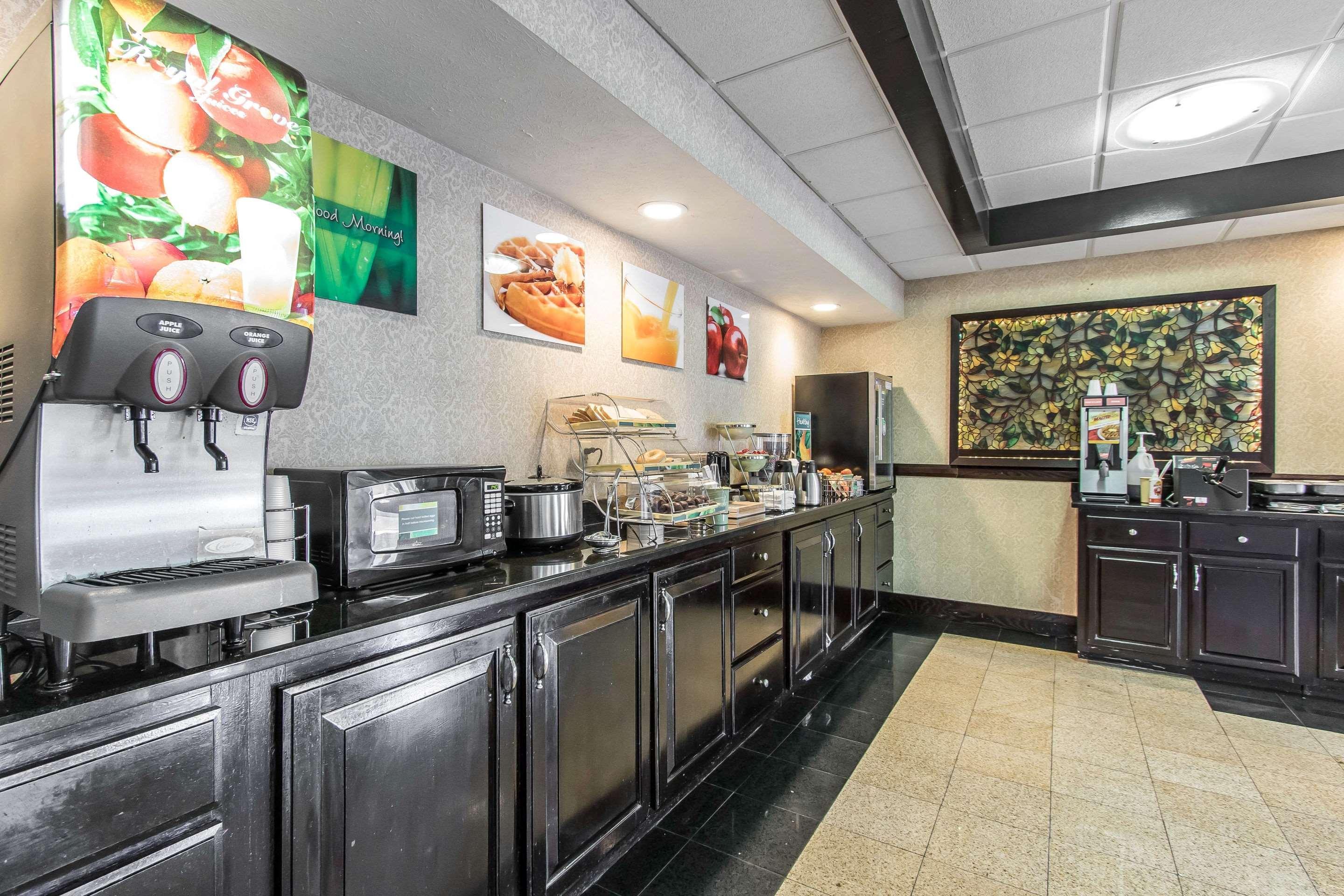 Quality Inn & Suites Memphis East Bagian luar foto
