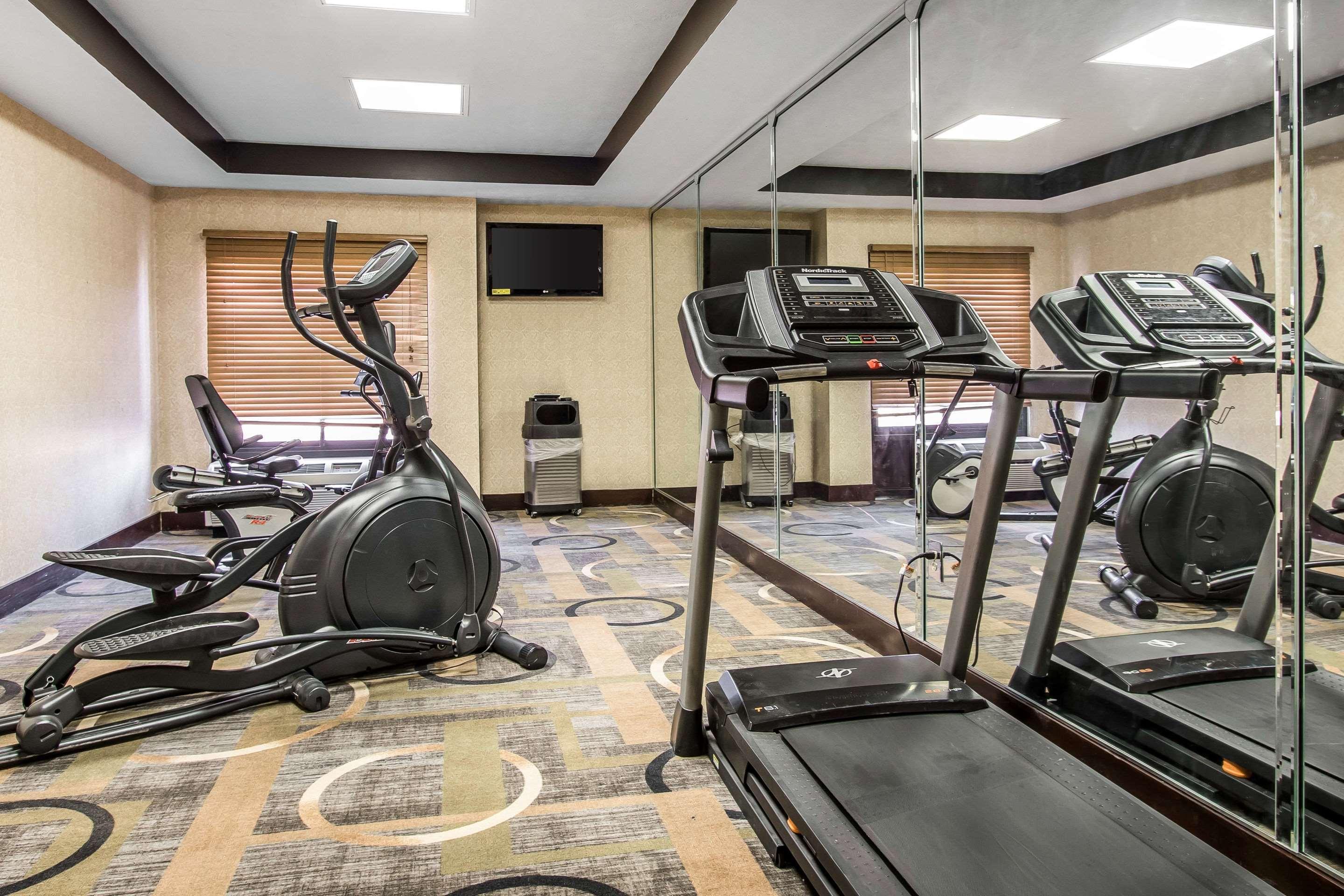 Quality Inn & Suites Memphis East Bagian luar foto