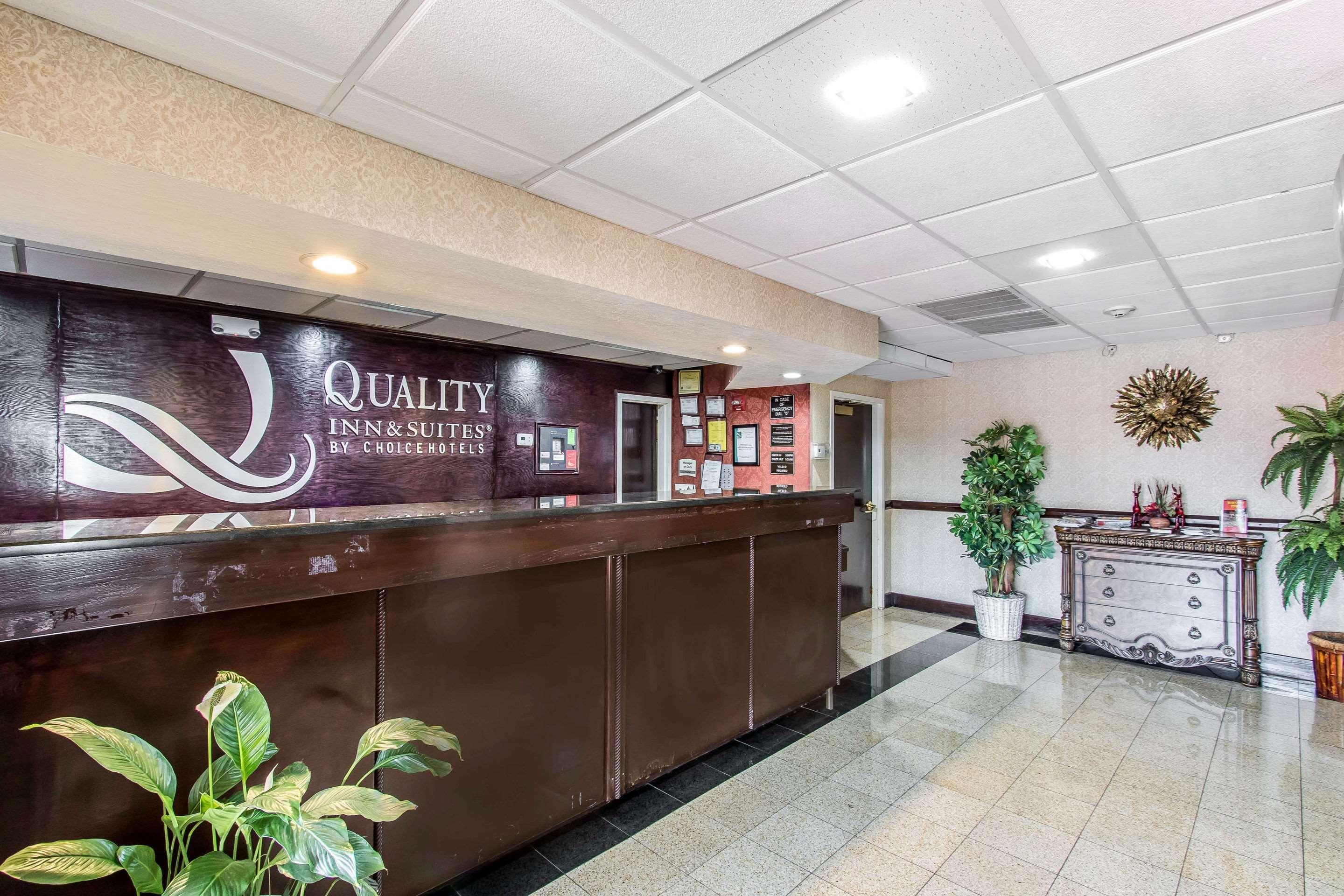 Quality Inn & Suites Memphis East Bagian luar foto