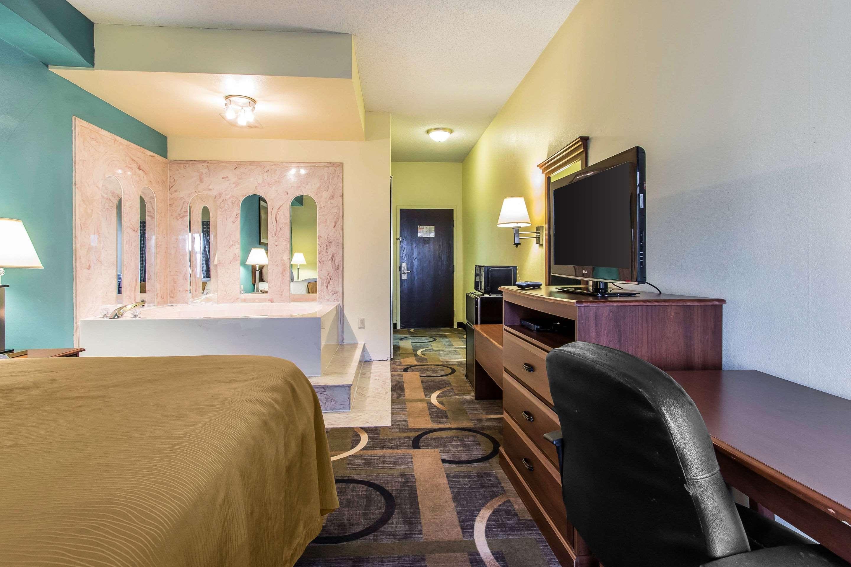 Quality Inn & Suites Memphis East Bagian luar foto