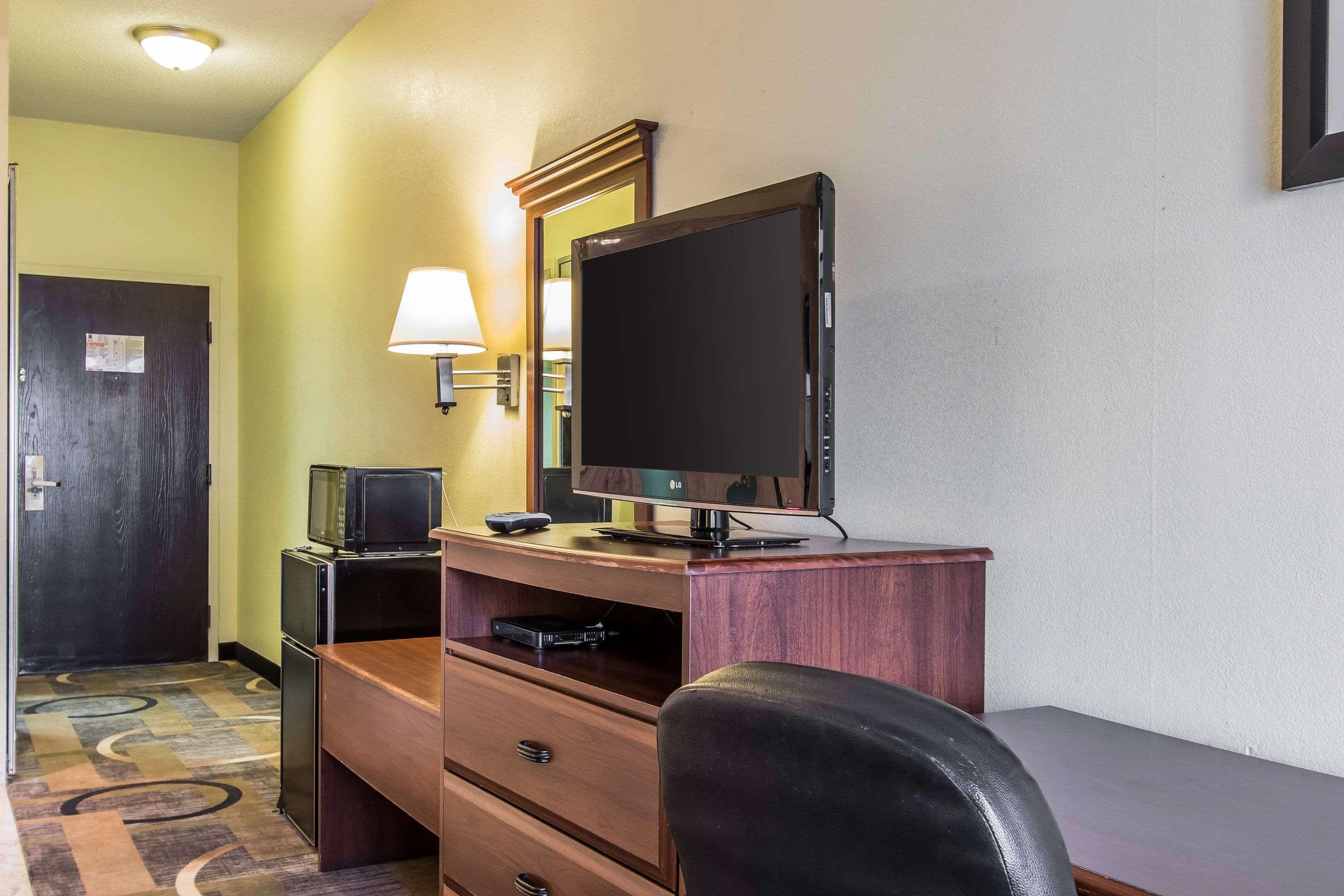 Quality Inn & Suites Memphis East Bagian luar foto